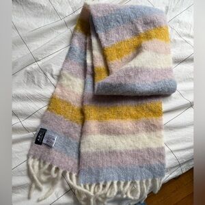 APC Swan Scarf in Alpaca with Fringe